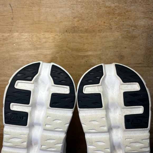 On CloudTilt LIGHTWEIGHT Womens Size 10 Running Shoes Sneakers Black Ivory - Picture 9 of 12